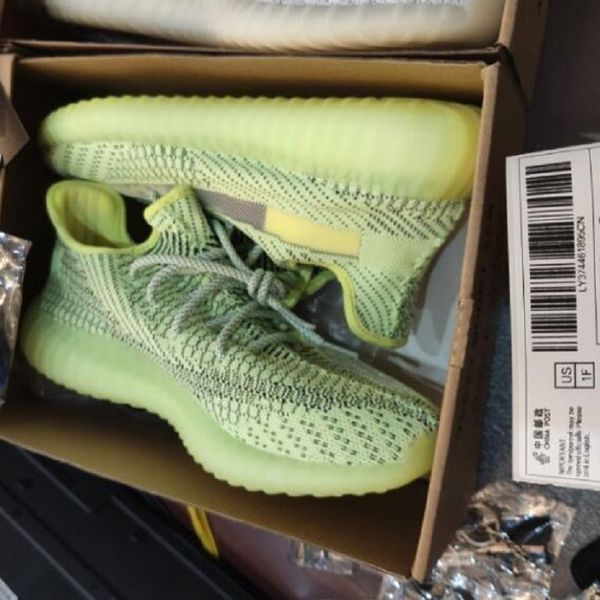 socks woman shoes running shoes kanye west men women zebra butter beluga 2.0 black white red pink trainer sport sneakers
socks woman shoes running shoes kanye west men women zebra butter beluga 2.0 black white red pink trainer sport sneakers