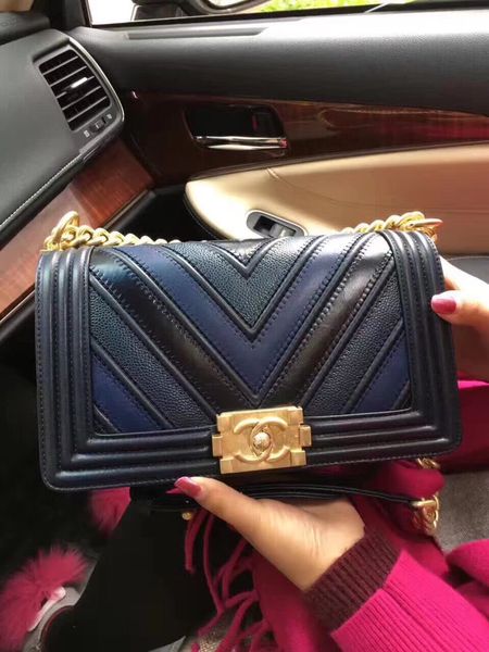New tyle of 2019 dermi men and women 039 g bag handbag houlder bag inclined traddle bag model67086 ize25cm
New tyle of 2019 dermi men and women 039 g bag handbag houlder bag inclined traddle bag model67086 ize25cm
