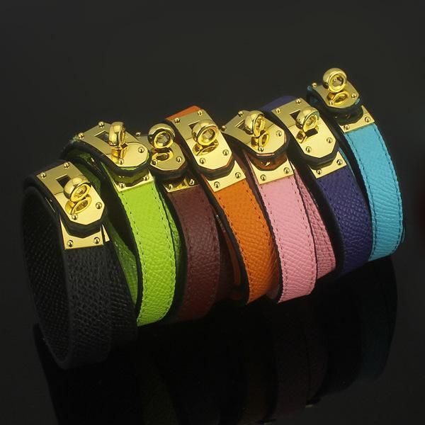 2020 designer titanium steel jewelry cdc double skin cross pattern leather bracelet h round button palm pattern leather bracelet, Golden;silver
2020 designer titanium steel jewelry cdc double skin cross pattern leather bracelet h round button palm pattern leather bracelet, Golden;silver