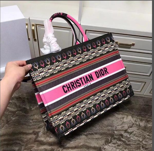 2020 luxury classic women colorful flower designers luxury handbags multi color beach bags shoulder handbag large-capacity shopping bags 892
2020 luxury classic women colorful flower designers luxury handbags multi color beach bags shoulder handbag large-capacity shopping bags 892