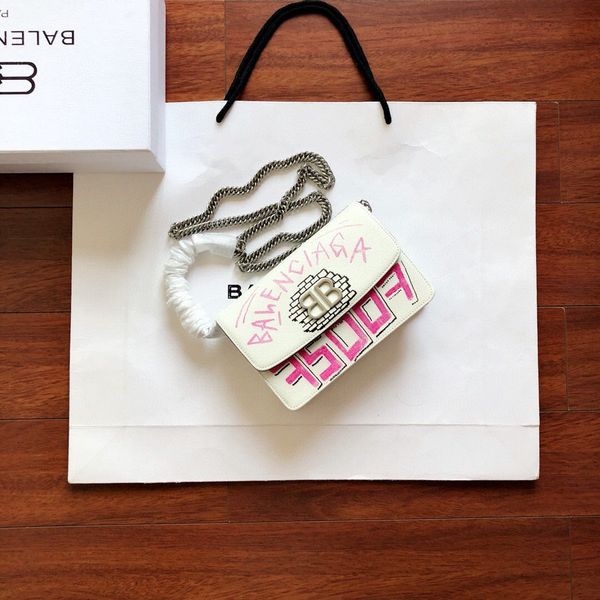 323 new classic ladies handbag 7a high-end custom quality handbag fashion business casual style gold silver metal accessories with long shou
323 new classic ladies handbag 7a high-end custom quality handbag fashion business casual style gold silver metal accessories with long shou