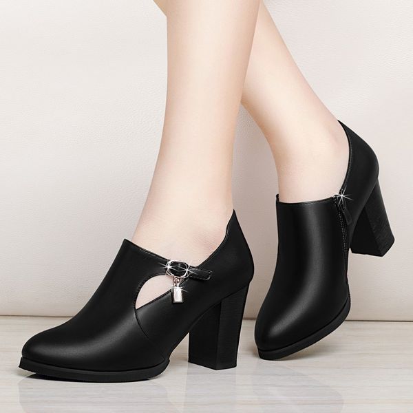 square heel women boots high-heeled cow leather ankle boots for lady pointed toe side zipper female 2018 autumn yg-a0067, Black
square heel women boots high-heeled cow leather ankle boots for lady pointed toe side zipper female 2018 autumn yg-a0067, Black