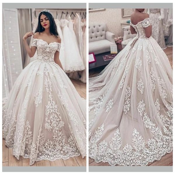 lavish lace wedding ball gown dress with off-the-shoulder sleeves appliques princess wedding dresses lace up wedding ceremony bride dress, White
lavish lace wedding ball gown dress with off-the-shoulder sleeves appliques princess wedding dresses lace up wedding ceremony bride dress, White