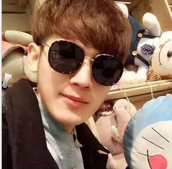 korean version of men's and women's fashion sunglasses colour film sunglasses, White;black
korean version of men's and women's fashion sunglasses colour film sunglasses, White;black