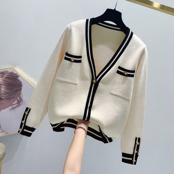 graceful short sweater cardigan coat women's 2020 spring new style short-height fashion v-neck knit debutante, White 
graceful short sweater cardigan coat women's 2020 spring new style short-height fashion v-neck knit debutante, White