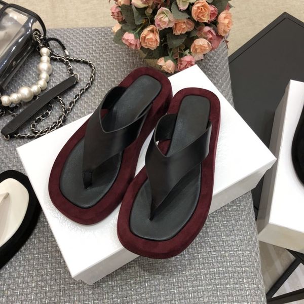 spring/summer 2020 high-end quality fashion trend ladies' new leather upper with inner sheepskin flip flops in three colors 35-40, Black
spring/summer 2020 high-end quality fashion trend ladies' new leather upper with inner sheepskin flip flops in three colors 35-40, Black