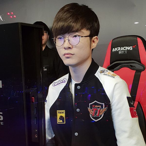 embroidery type sk telecom t1 lpl 2019 spring season jacket skt t1 jacket faker uniform skt jersey s9 professional game, Black;brown
embroidery type sk telecom t1 lpl 2019 spring season jacket skt t1 jacket faker uniform skt jersey s9 professional game, Black;brown