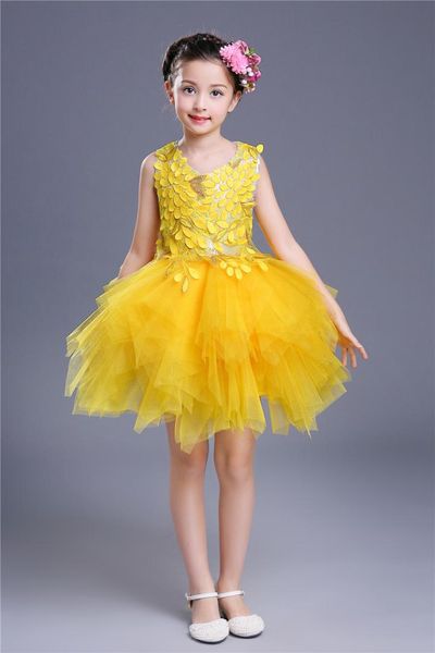 fashion girl summer kids sequined sleeveless red yellow floral applique short balloon gown girls dress up costume for children
fashion girl summer kids sequined sleeveless red yellow floral applique short balloon gown girls dress up costume for children