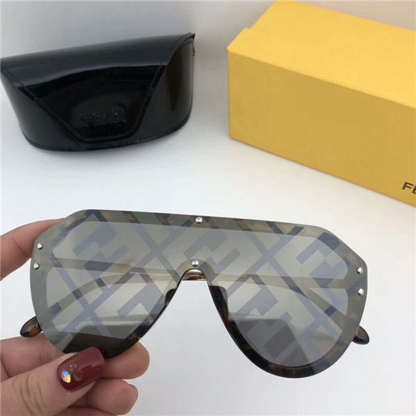 beautiful ladies metal sunglasses driving high clarity big frame toad sunglasses sunglasses with box, White;black
beautiful ladies metal sunglasses driving high clarity big frame toad sunglasses sunglasses with box, White;black