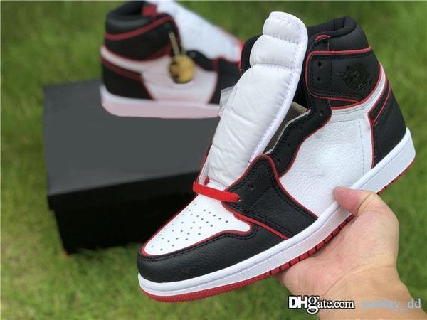 new air authentic 1 high og bloodline black basketball shoes gym red-white retro men women sports sneakers 555088-062 with box
new air authentic 1 high og bloodline black basketball shoes gym red-white retro men women sports sneakers 555088-062 with box