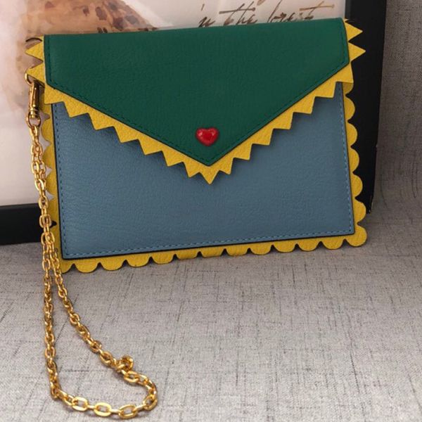 сумки 2020 новых горячего стиль влюбленные сердца оборок zig zag lady цепные crossbody одно плечо сумки из натуральной кожи сумка
сумки 2020 новых горячего стиль влюбленные сердца оборок zig zag lady цепные crossbody одно плечо сумки из натуральной кожи сумка