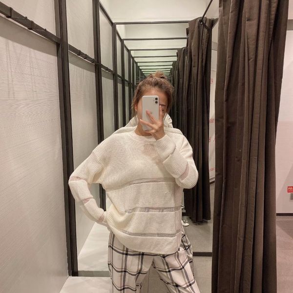 2019 autumn and winter new women's network yarn stitching women's striped sweater round neck long-sleeved pullover sweater 27042, White;black
2019 autumn and winter new women's network yarn stitching women's striped sweater round neck long-sleeved pullover sweater 27042, White;black