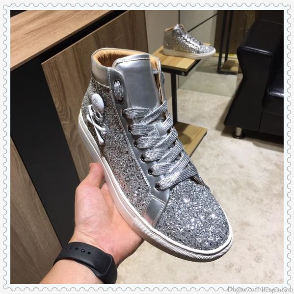 2019 men s high-quality outdoor travel sneakers, high-rubber large floor shoes leather casual shoes one generation with the original box
2019 men s high-quality outdoor travel sneakers, high-rubber large floor shoes leather casual shoes one generation with the original box