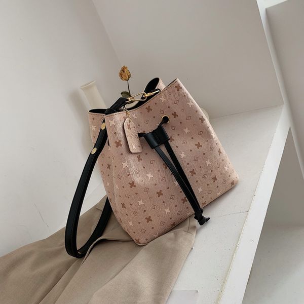 bag for women's bag the new korean version of women's shoulder casual messenger bucket cross handbag
bag for women's bag the new korean version of women's shoulder casual messenger bucket cross handbag