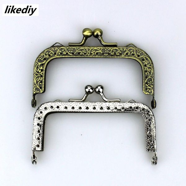 10 pcs/lot 8.5 cm antique bronze silver square metal purse frame knurling straight edge kiss clasp diy bag accessory, Black 
10 pcs/lot 8.5 cm antique bronze silver square metal purse frame knurling straight edge kiss clasp diy bag accessory, Black