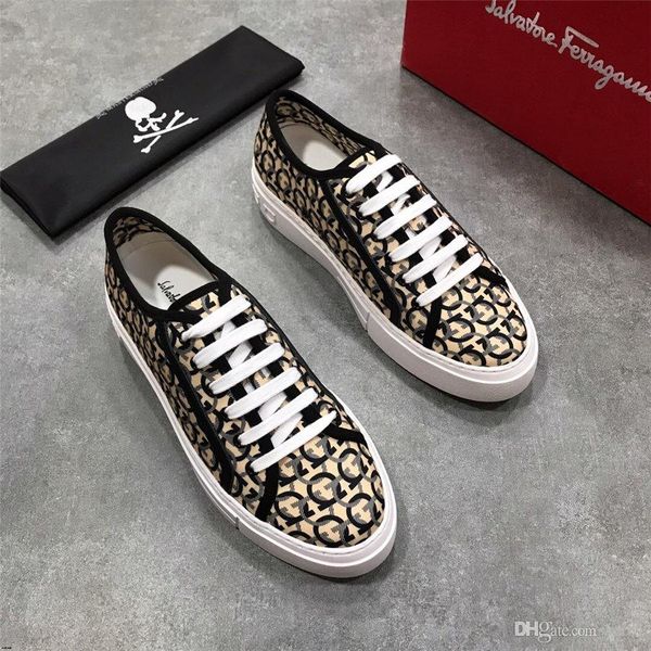 20fw new fashion boys casual flats shoe men lace up walking shoes canvas shoes male solid black white red sneakers shoes madaoj
20fw new fashion boys casual flats shoe men lace up walking shoes canvas shoes male solid black white red sneakers shoes madaoj