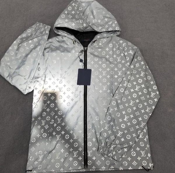 2020 new mens womens reflective windbreaker coat fashion long sleeve casual blouse running wholesale windbreaker b101569q, Black;brown
2020 new mens womens reflective windbreaker coat fashion long sleeve casual blouse running wholesale windbreaker b101569q, Black;brown