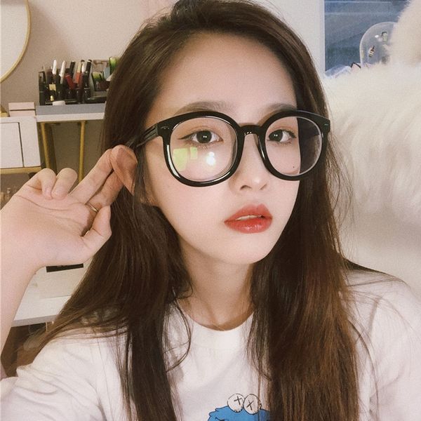 2020 big frame arrow anti-blue-ray frame slim glasses face trimming tide men's and women's common plain glasses, Silver
2020 big frame arrow anti-blue-ray frame slim glasses face trimming tide men's and women's common plain glasses, Silver