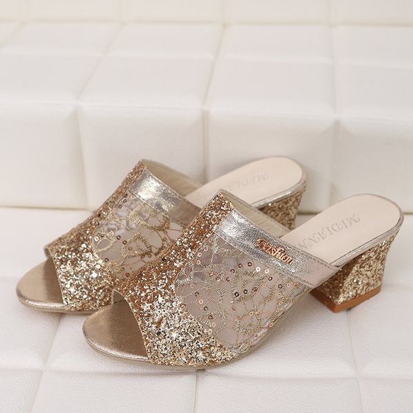 2019 sandals and slippers female summer fashion with mother soft leather slippers women's shoes thick with large size sandals, Black
2019 sandals and slippers female summer fashion with mother soft leather slippers women's shoes thick with large size sandals, Black