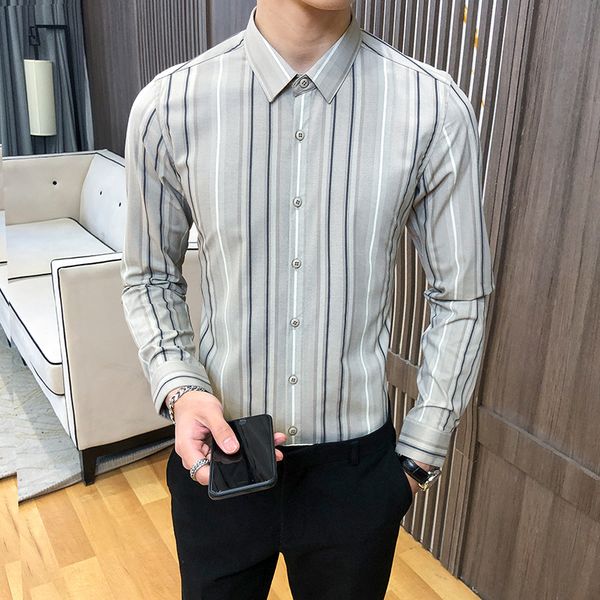 2020 new korean slim handsome striped long sleeve shirt fashion trend young permanent hair stylist men's shirt, White;black
2020 new korean slim handsome striped long sleeve shirt fashion trend young permanent hair stylist men's shirt, White;black