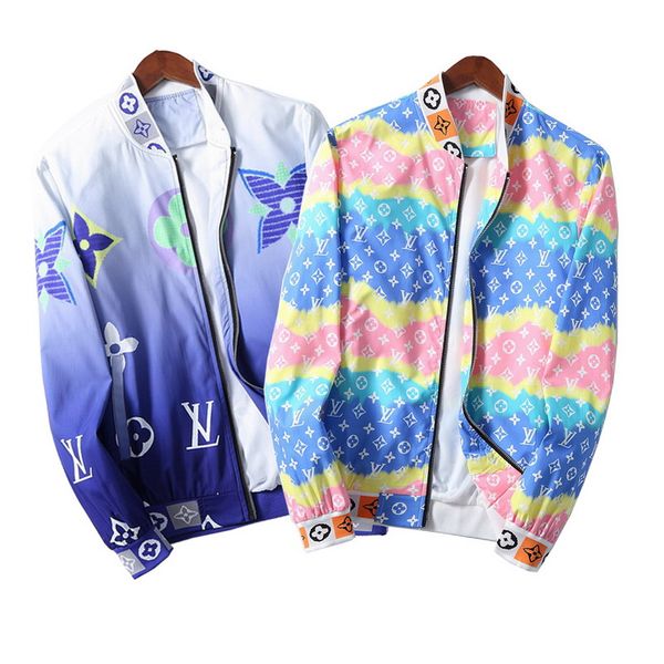 2020 mens designers jacket hooded jackets men fashion pattern print jacket long sleeve zipper outdoor windbreaker winter streetwear coat, Black;brown
2020 mens designers jacket hooded jackets men fashion pattern print jacket long sleeve zipper outdoor windbreaker winter streetwear coat, Black;brown
