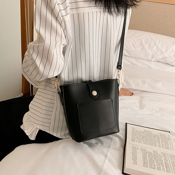 2020 new women's shoulder bag korean version of the foreign chain single shoulder messenger bag fashion girl portable bucket
2020 new women's shoulder bag korean version of the foreign chain single shoulder messenger bag fashion girl portable bucket