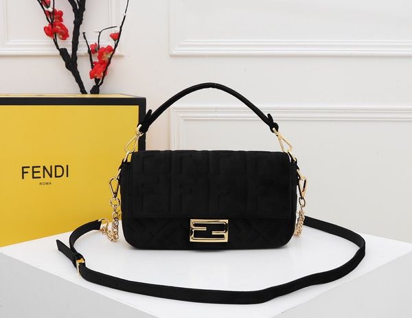 2020 new handbag women handbag new portable chain single-shoulder bag chain single-shoulder bag handbag delivery size:26*15*5cm
2020 new handbag women handbag new portable chain single-shoulder bag chain single-shoulder bag handbag delivery size:26*15*5cm