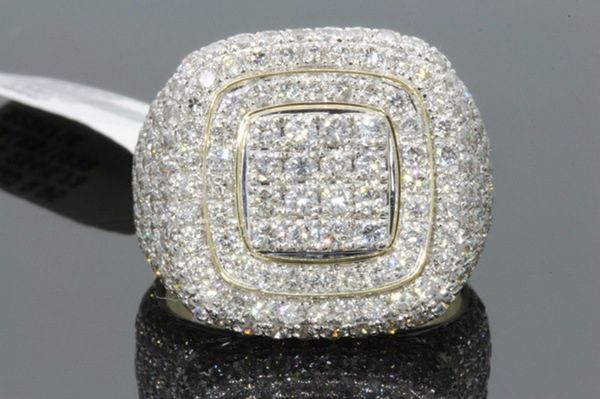 selling beautiful new 18k gold luxurious full diamond men's ring european and american women's ring, Golden;silver
selling beautiful new 18k gold luxurious full diamond men's ring european and american women's ring, Golden;silver