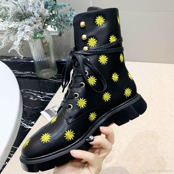 new autumn and winter explosions fashionable wild women short boots natural rubber outsole size 35-40 factory direct original packaging
new autumn and winter explosions fashionable wild women short boots natural rubber outsole size 35-40 factory direct original packaging