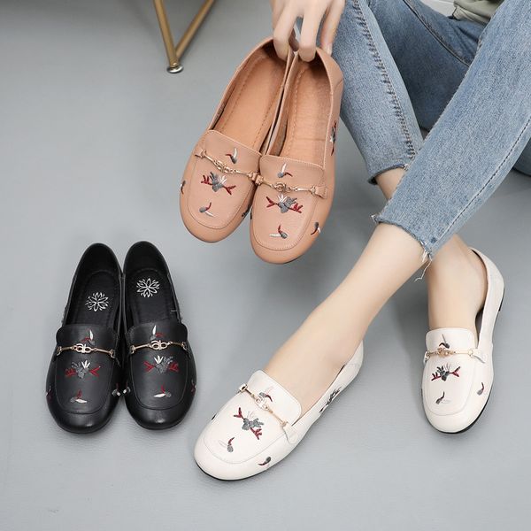 women leather flats white casual lazy shoes slip on embroidery flower 2019 spring loafers handmade women genuine leather flat, Black
women leather flats white casual lazy shoes slip on embroidery flower 2019 spring loafers handmade women genuine leather flat, Black