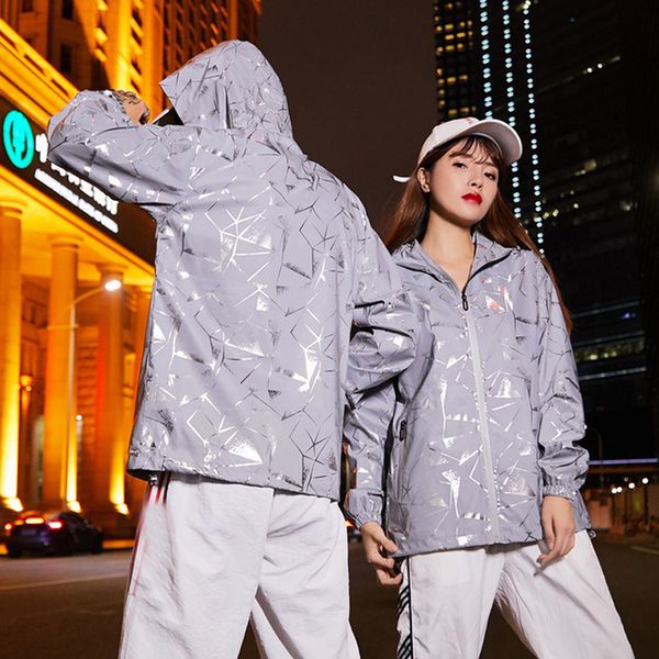 2019 новых людей куртки повседневного hip hop ветровка светоотражающей куртки мужчины и женщины любителей пальто с капюшоном fluorescent пар, Black;brown
2019 новых людей куртки повседневного hip hop ветровка светоотражающей куртки мужчины и женщины любителей пальто с капюшоном fluorescent пар, Black;brown