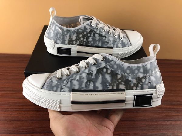 new fashion burst sells designer skate sneakers men women grey white pattern lace-up fabric pu patchwork casaul shoes size 35-46, White;red
new fashion burst sells designer skate sneakers men women grey white pattern lace-up fabric pu patchwork casaul shoes size 35-46, White;red