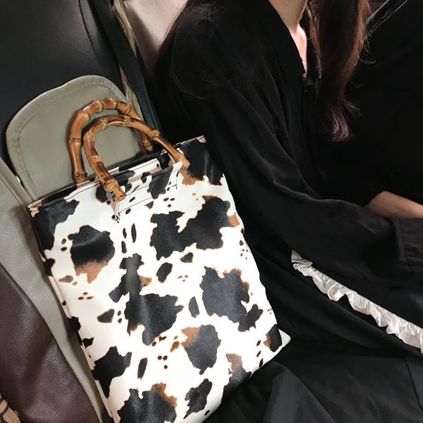 new women bags large capacity handbag fashion dairy cattle texture tote bags women's waterproof oxford cloth waterproof handbags
new women bags large capacity handbag fashion dairy cattle texture tote bags women's waterproof oxford cloth waterproof handbags