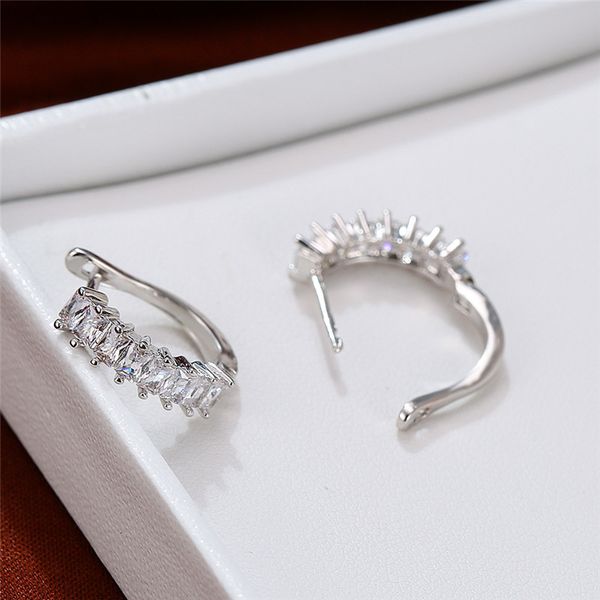 simple female white crystal stone earrings rose gold silver color hoop earrings dainty round small wedding for women, Golden;silver
simple female white crystal stone earrings rose gold silver color hoop earrings dainty round small wedding for women, Golden;silver