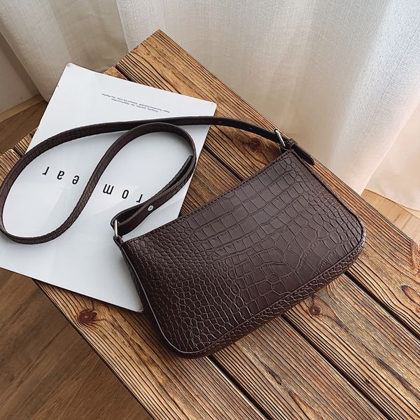 original design crocodile pattern shoulder bag 2019 new wild messenger bag stone pattern handbag baguette underarm
original design crocodile pattern shoulder bag 2019 new wild messenger bag stone pattern handbag baguette underarm