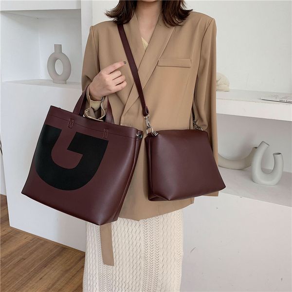 2019 totes brand leather handbags female leather shoulder wide strap bags women's sac a main daidai/10
2019 totes brand leather handbags female leather shoulder wide strap bags women's sac a main daidai/10