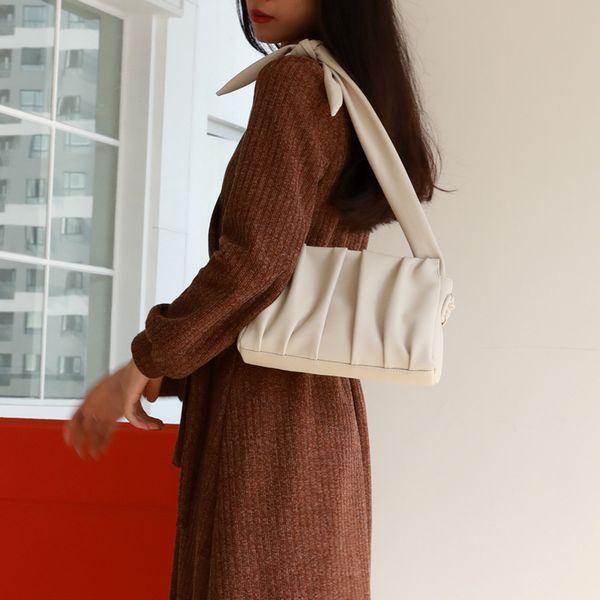 niche wide shoulder strap pleated multi-purpose leather square bag ladies shoulder crossbody women's handbags simple clutch
niche wide shoulder strap pleated multi-purpose leather square bag ladies shoulder crossbody women's handbags simple clutch