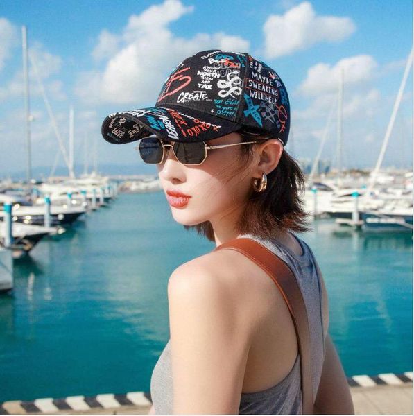 luxury brand designers spring and summer couples personality avant-garde fashion graffiti men and women travel high-end duck bill hats, Blue;gray
luxury brand designers spring and summer couples personality avant-garde fashion graffiti men and women travel high-end duck bill hats, Blue;gray
