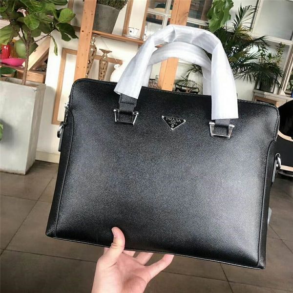 новые горячие продажи бренда дизайнер мужчины плеча портфель черный кожаный дизайнер сумочка бизнес мужчины сумка для ноутбука сумка
новые горячие продажи бренда дизайнер мужчины плеча портфель черный кожаный дизайнер сумочка бизнес мужчины сумка для ноутбука сумка