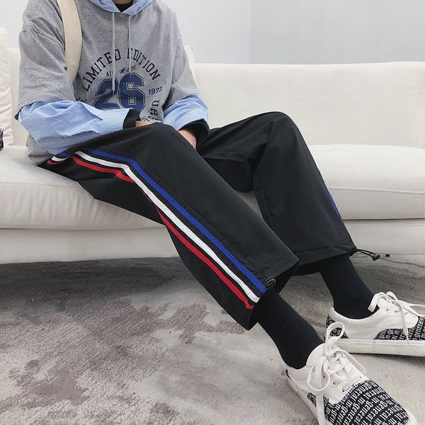 2019 autumn and winter new neutral korean version of the couple personality printing side tube casual sweatpants, Black
2019 autumn and winter new neutral korean version of the couple personality printing side tube casual sweatpants, Black