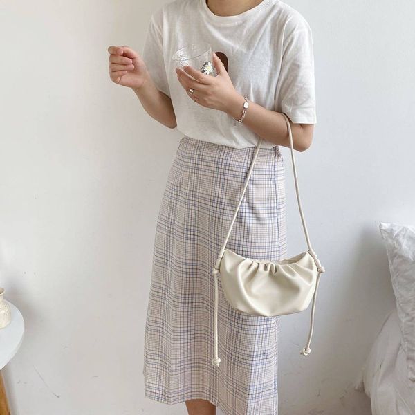 2020 new shoulder bag women's casual fashion korean version of fold solid color simple
2020 new shoulder bag women's casual fashion korean version of fold solid color simple