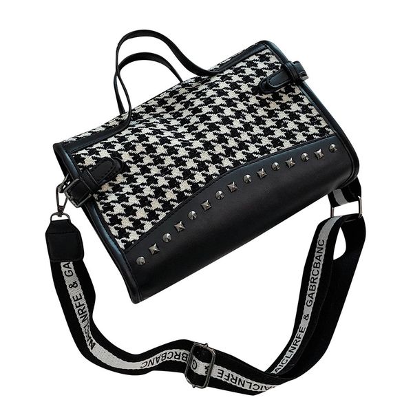ladies autumn new male shoulder bags messenger bag large-capacity handbag casual retro rivet trend bag ladies zipper handbags
ladies autumn new male shoulder bags messenger bag large-capacity handbag casual retro rivet trend bag ladies zipper handbags