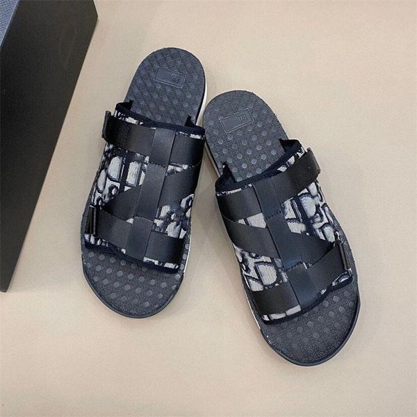 2020 fashion men black alpha sandal in oblique jacquard summer men slippers nylon bands comfortable rubber sole scuffs with box size 38-45
2020 fashion men black alpha sandal in oblique jacquard summer men slippers nylon bands comfortable rubber sole scuffs with box size 38-45