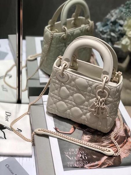 Ultra matte bag de igner luxury handbag pur e de igner bag with box clutch pur e houlder bag genuine leather pur e black tote bag
Ultra matte bag de igner luxury handbag pur e de igner bag with box clutch pur e houlder bag genuine leather pur e black tote bag