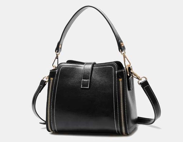 designer-new fashionable leather bucket bag single shoulder handbag lady bag cowhide oblique bag
designer-new fashionable leather bucket bag single shoulder handbag lady bag cowhide oblique bag
