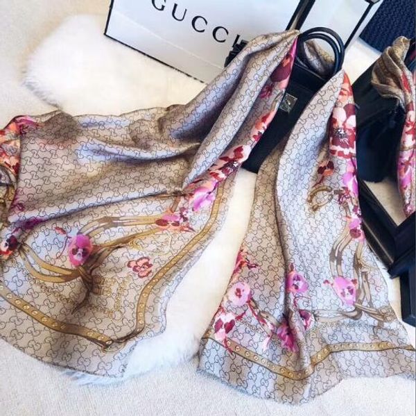 Домашние модные аксессуары шляпы, шарфы перчатки шарфы обертывания шарфы деталь
Домашние модные аксессуары шляпы, шарфы перчатки шарфы обертывания шарфы деталь