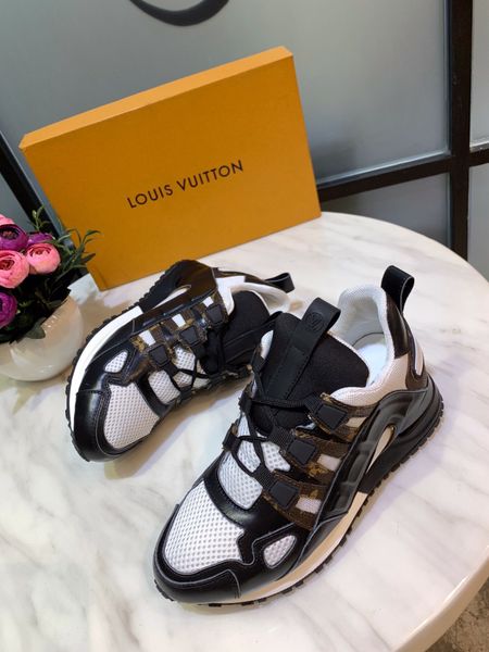 Men's casual shoes 2019 new European station leather upper mesh sheepskin flat casual shoes factory direct free shipping 35-45