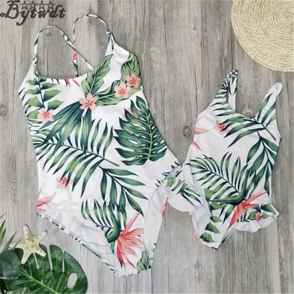 family matching swimsuit new 2018 women baby girls palm leaves printed swimwear mother daughter one-piece bikini family look, White;black
family matching swimsuit new 2018 women baby girls palm leaves printed swimwear mother daughter one-piece bikini family look, White;black