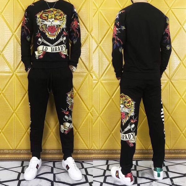 2020 new mens designer tracksuits c casual sets popular logo tiger head suits hip hop sportswear hoodies loose luxury tracksuit, Gray 
2020 new mens designer tracksuits c casual sets popular logo tiger head suits hip hop sportswear hoodies loose luxury tracksuit, Gray
