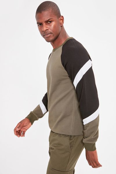 trendyol khaki men 's cycling neck kangaroo pocket long-sleeve sweatshirt tmnaw20sw0209, Black
trendyol khaki men 's cycling neck kangaroo pocket long-sleeve sweatshirt tmnaw20sw0209, Black